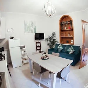 https://la-casa-di-madeleine.it-lombardy.com