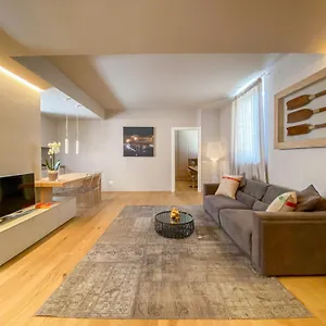https://luxury-apartment-filanda-peschiera.hotelinveneto.com